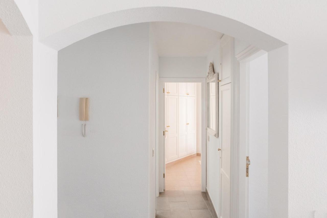 Homeforguest Con Piscina A 50m Del Mar En La Caleta Apartment