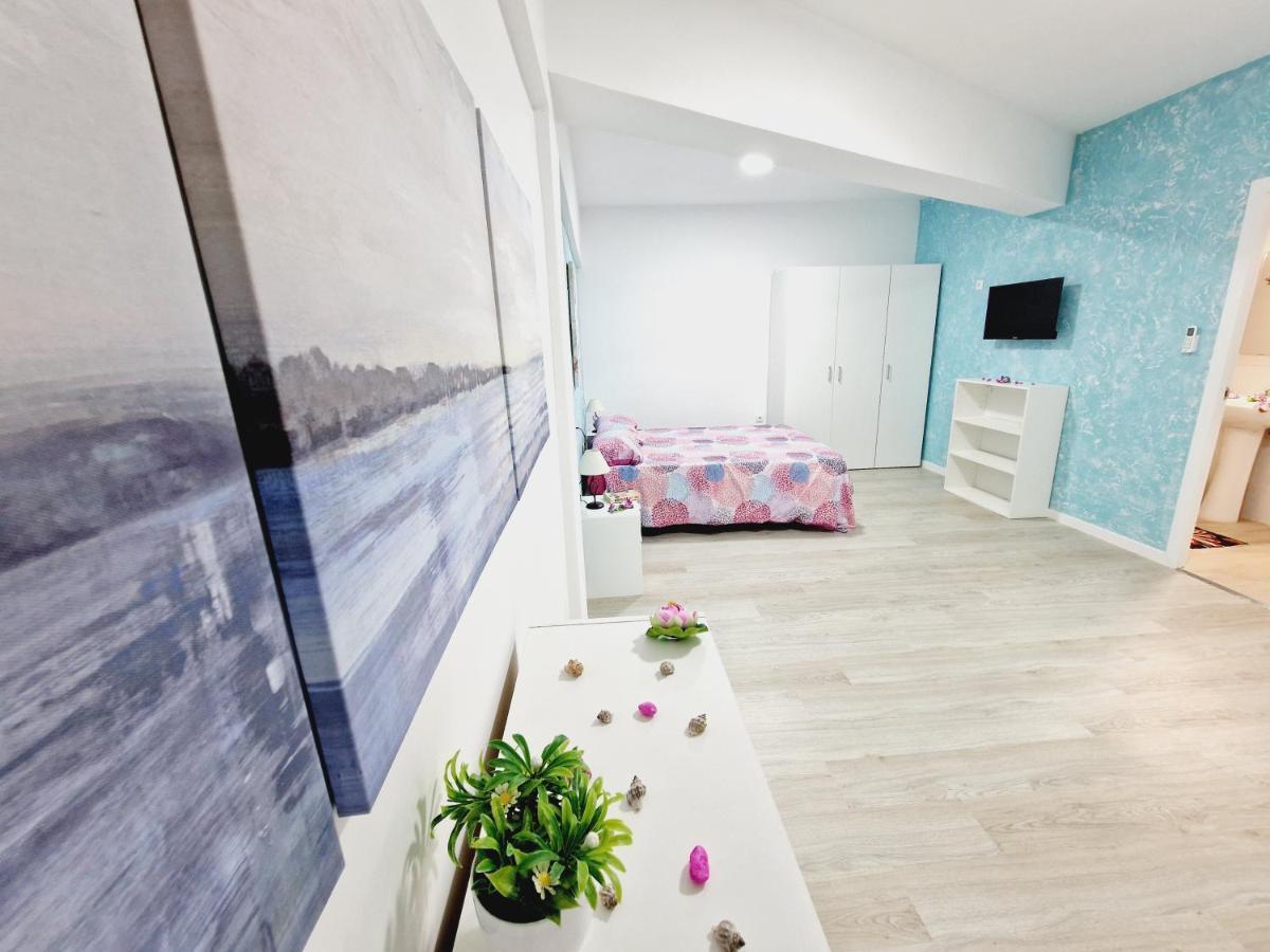 301, 2 Bedrooms, Near Playa De Americas & Free Wifi Hébergement de vacances