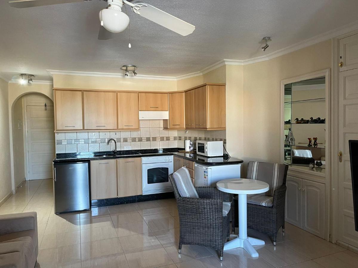 Few Steps From Golden Mile In Americas Appartement Arona (Tenerife)