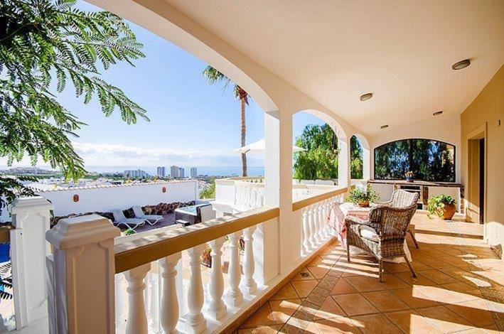 With Private Pool, Jacuzzi & 360° Sea Views Villa *