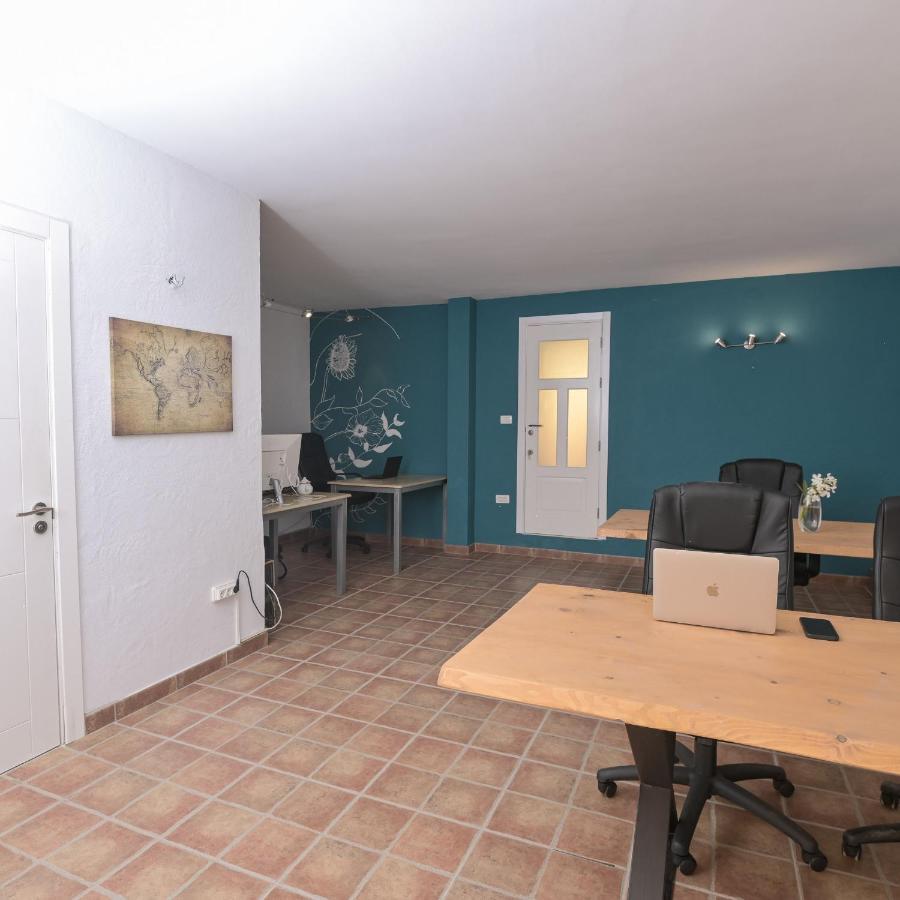 Hostal Los Amigos Nomad La Mareta