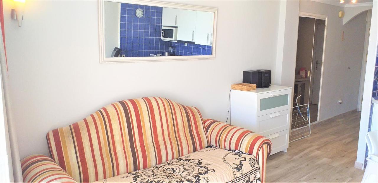 Apartment With A Large South-facing Balcony, Sea View And Wifi In Americas Center