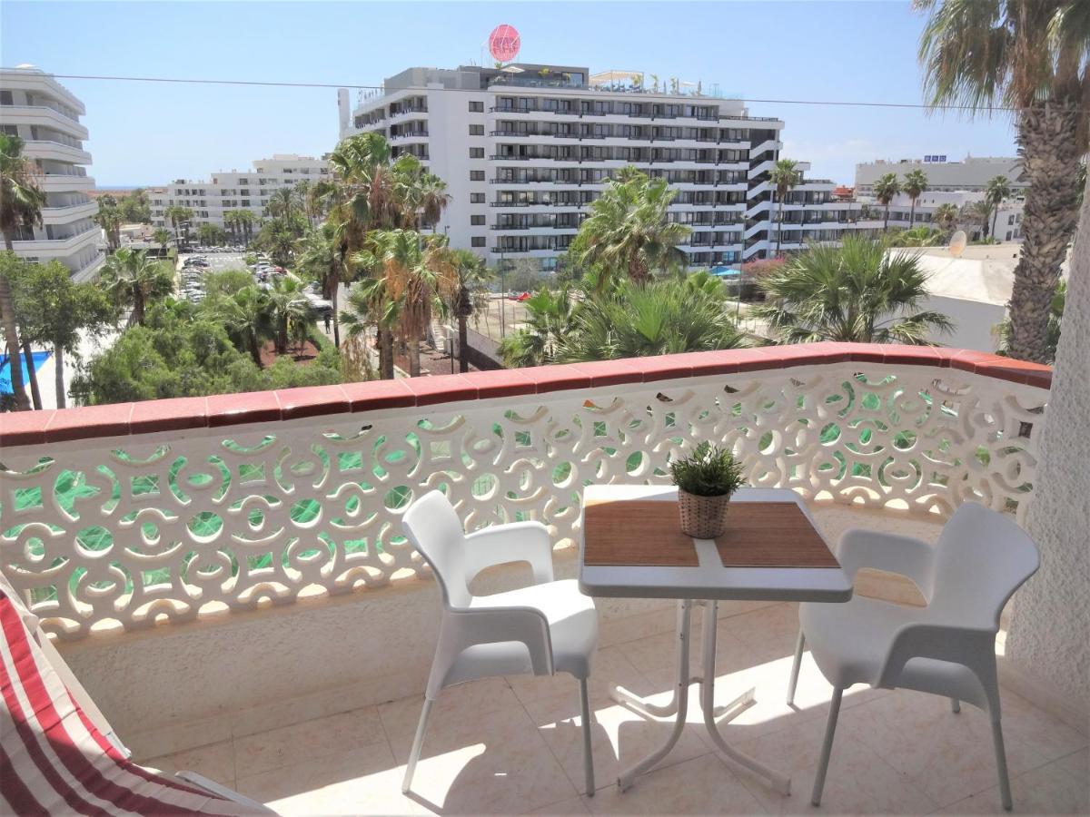 With A Large South-facing Balcony, Sea View And Wifi In Americas Center *
