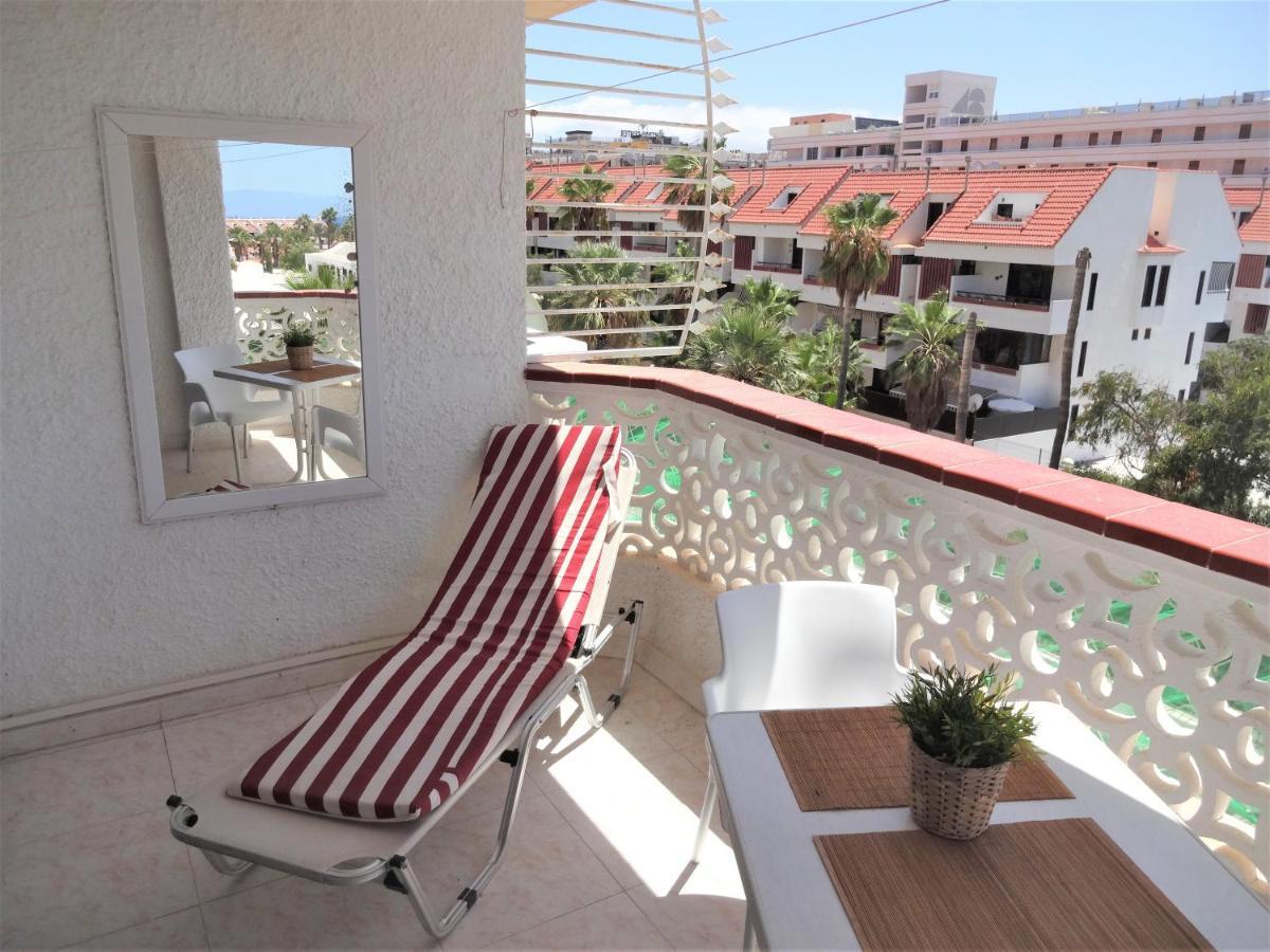 With A Large South-facing Balcony, Sea View And Wifi In Americas Center Playa de las Americas (Tenerife)