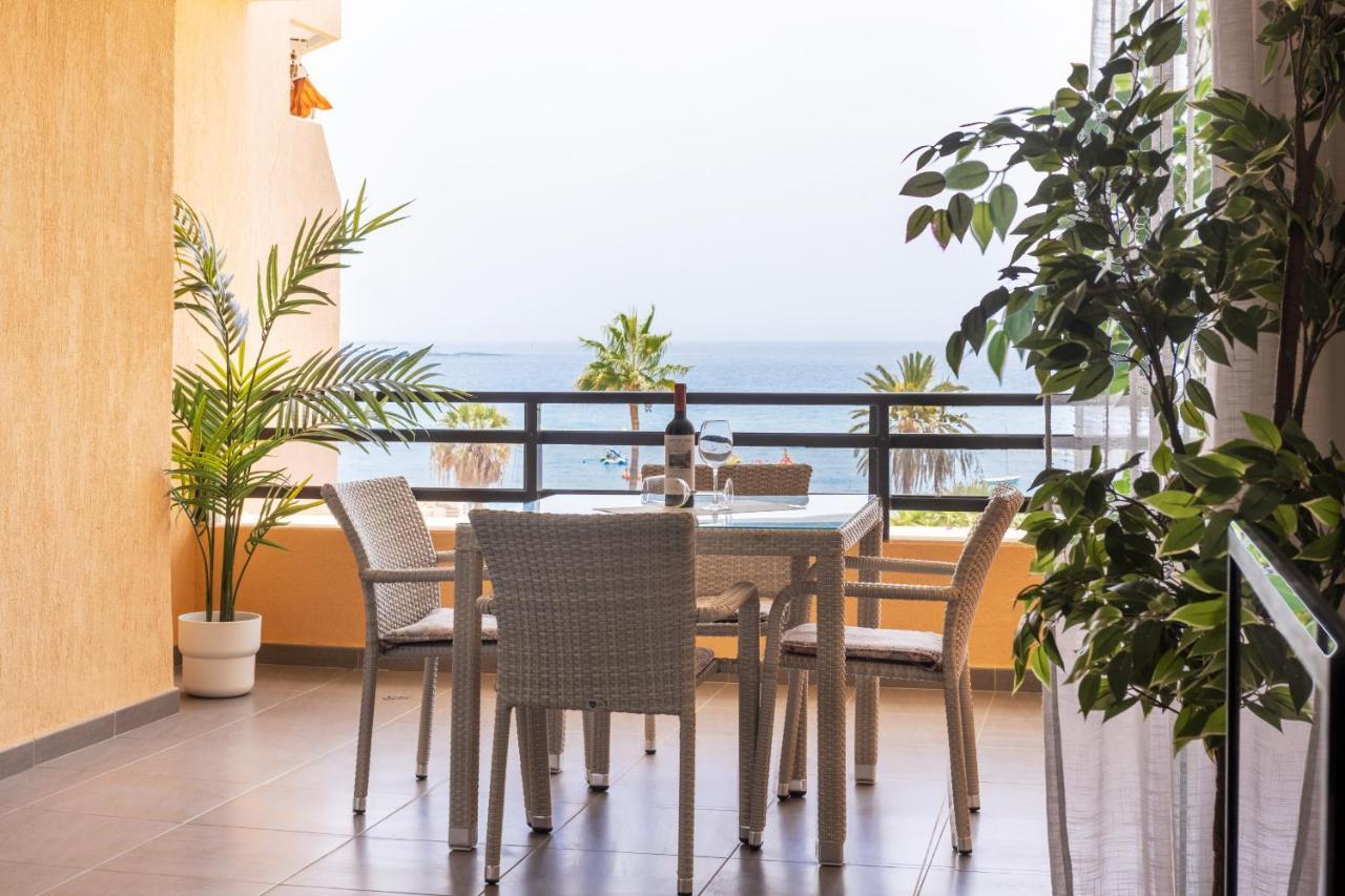Frontline Penthouse With Heated Pool And Parking Apartment Los Cristianos (Tenerife)