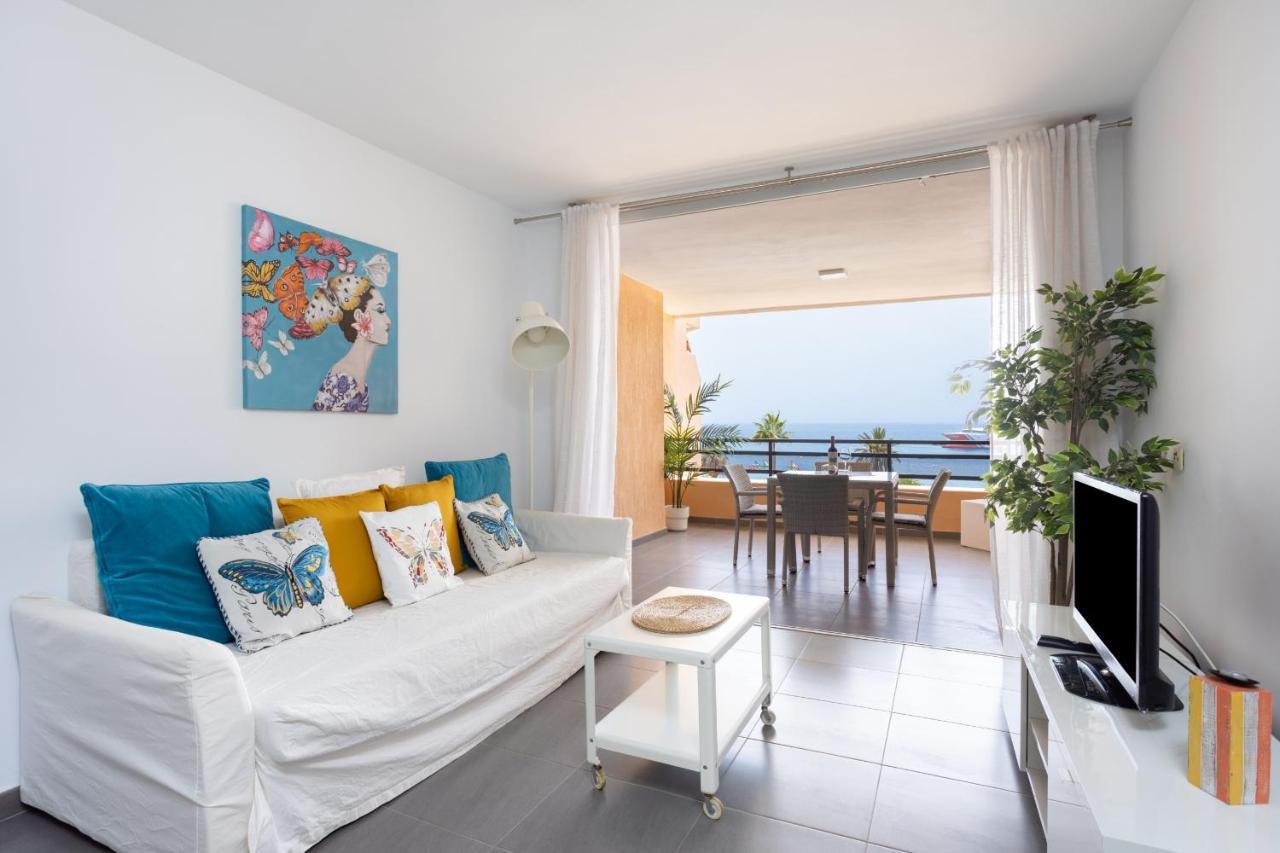Frontline Penthouse With Heated Pool And Parking Apartment