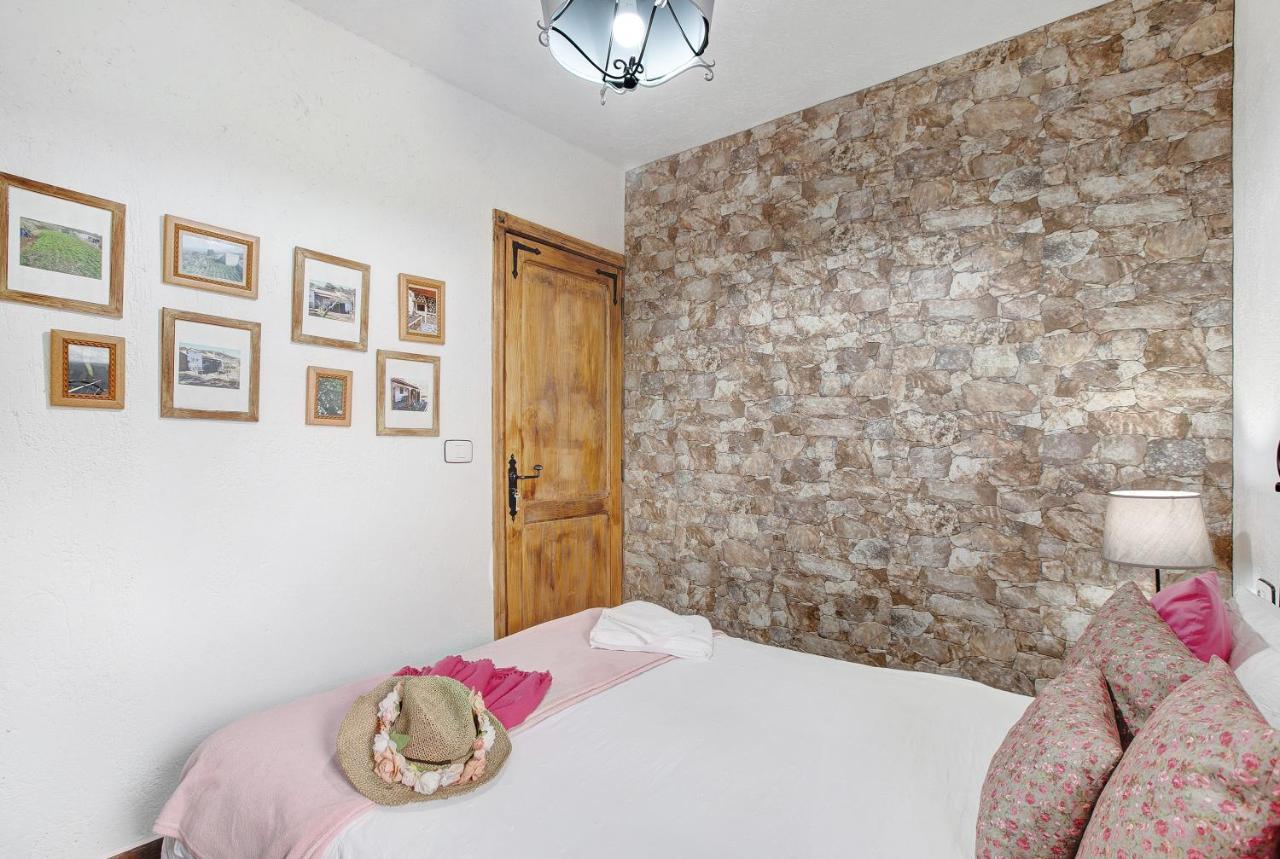 Carmenes Villa *