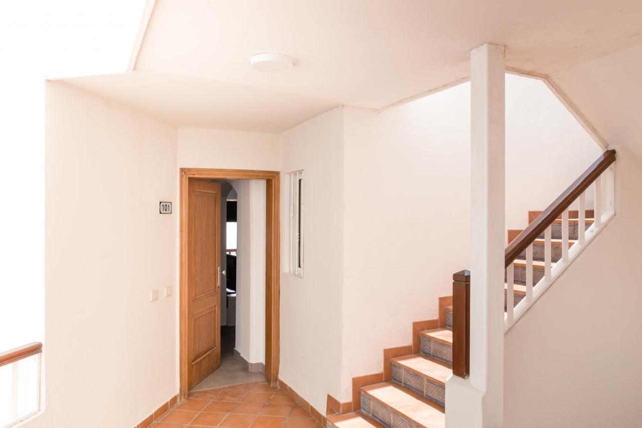 Homeforguest Con Piscina A 50m Del Mar En La Caleta Apartment *