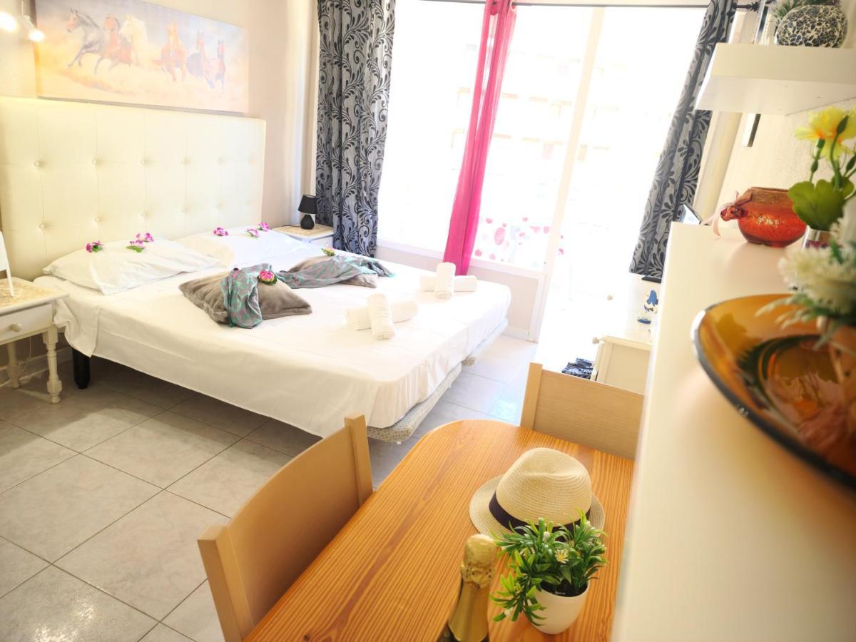 Apartment 323 Borinquen Studio Wifi Free Ocean View Playa de las Americas (Tenerife)
