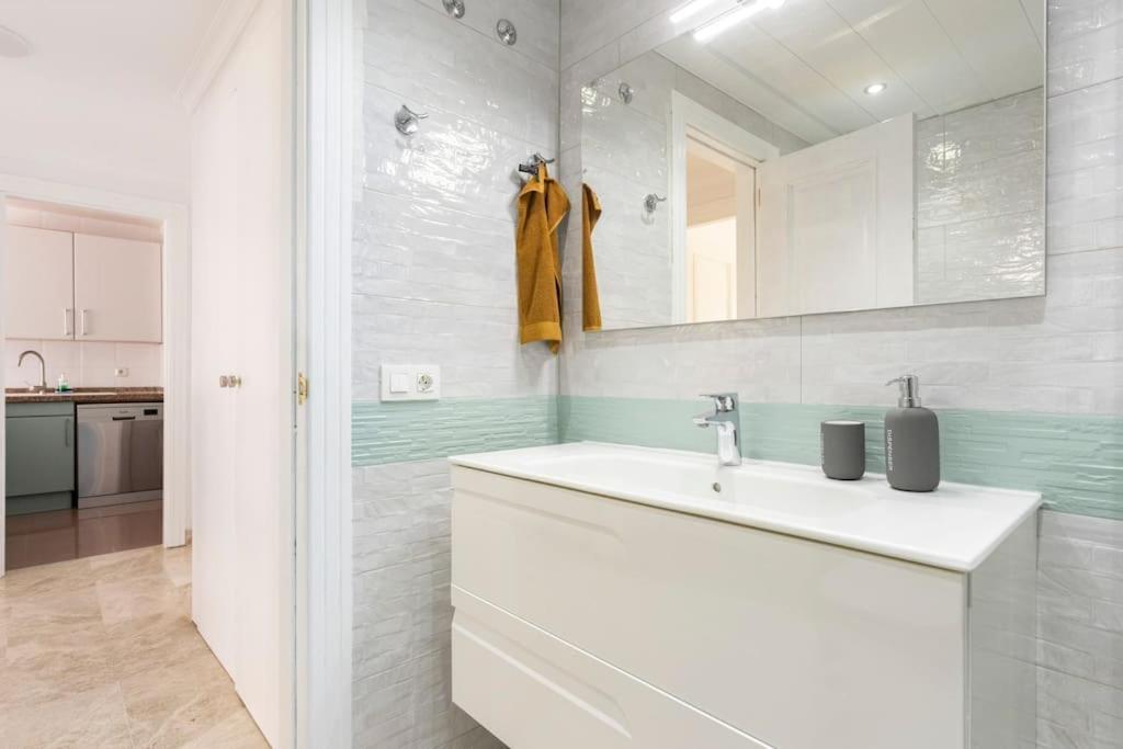 Apartamento En Cristianos Urb.playa Graciosa