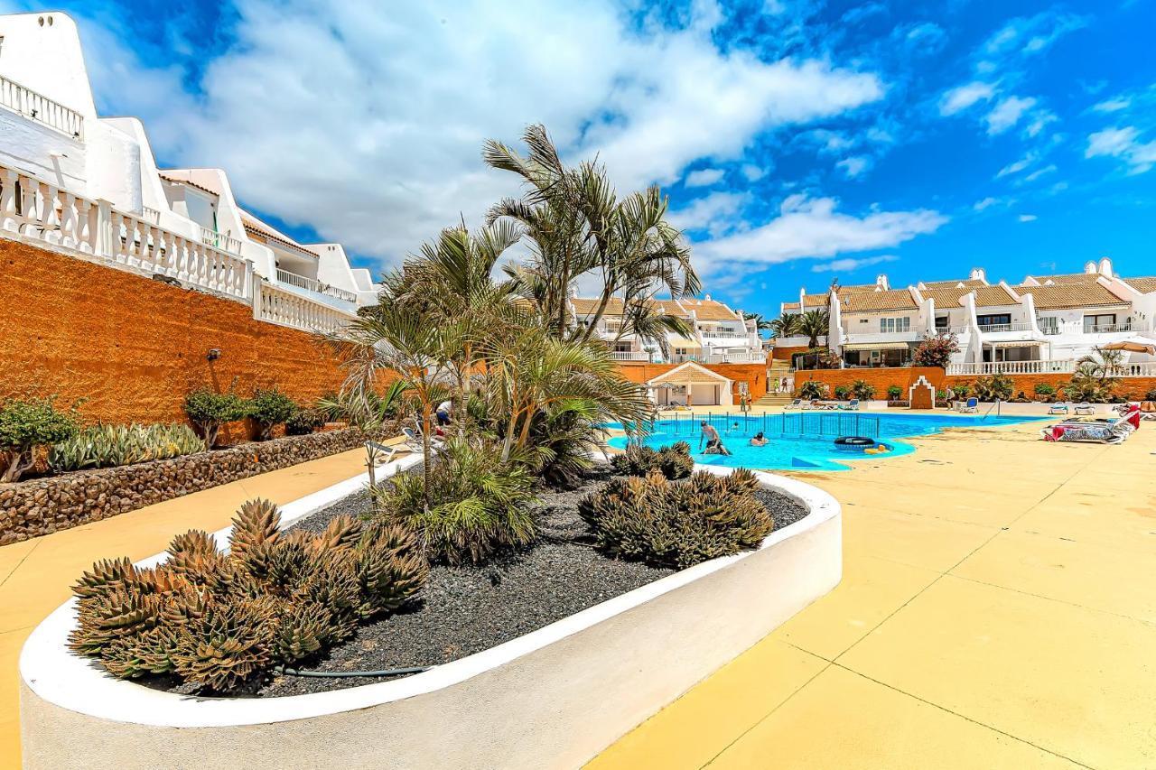 Club Helen , 256, Golf Del Sur Tenerife , Espana *