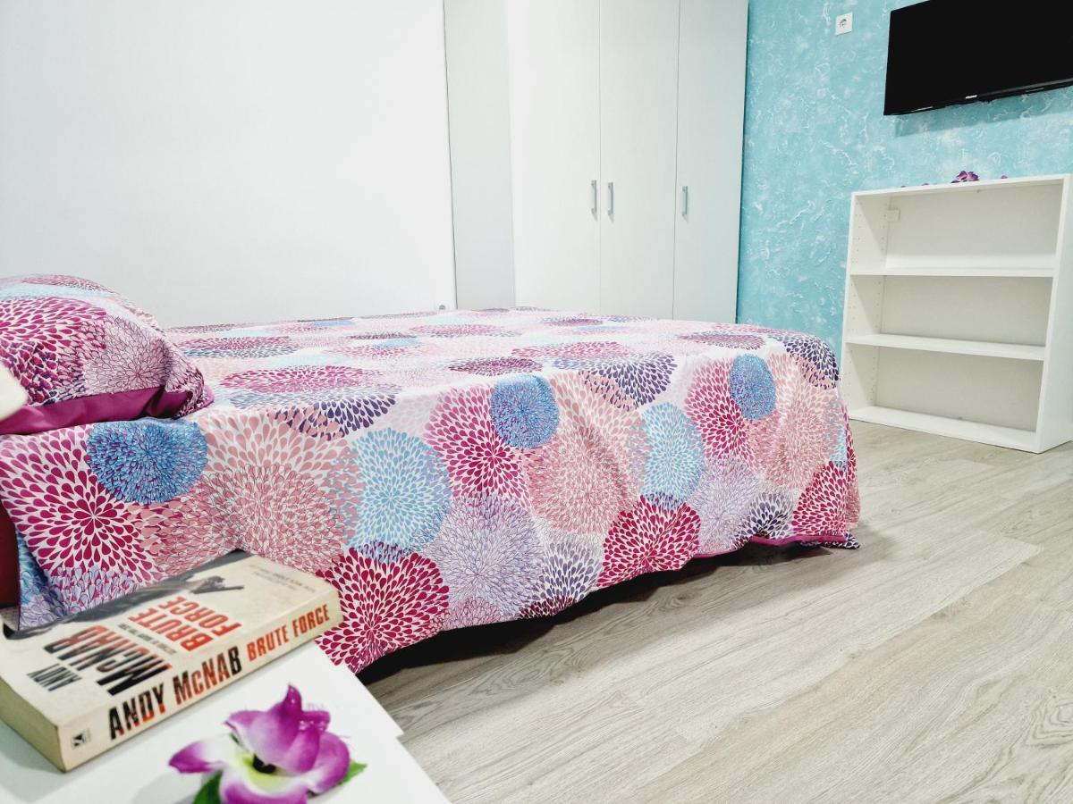 301, 2 Bedrooms, Near Playa De Americas & Free Wifi Hébergement de vacances