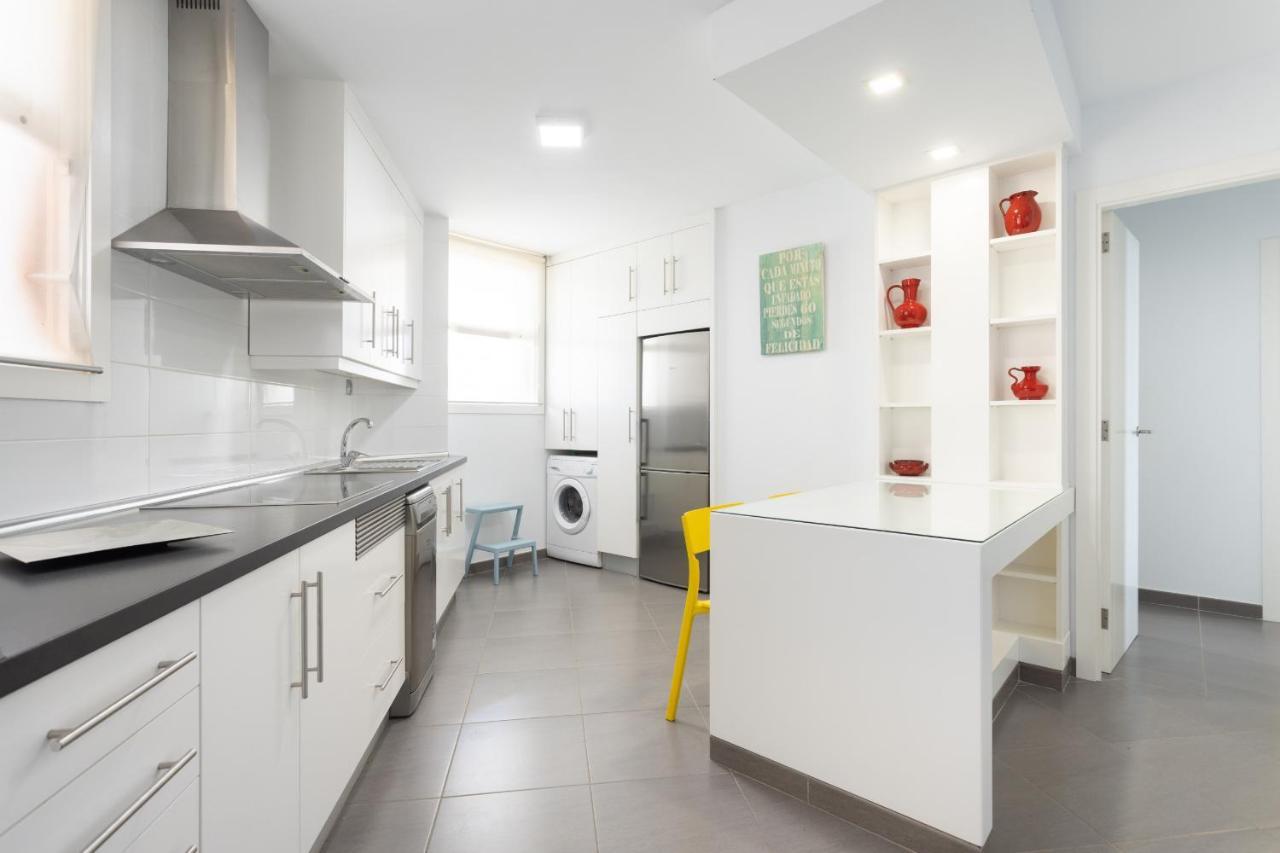 Frontline Penthouse With Heated Pool And Parking Apartment Los Cristianos (Tenerife)