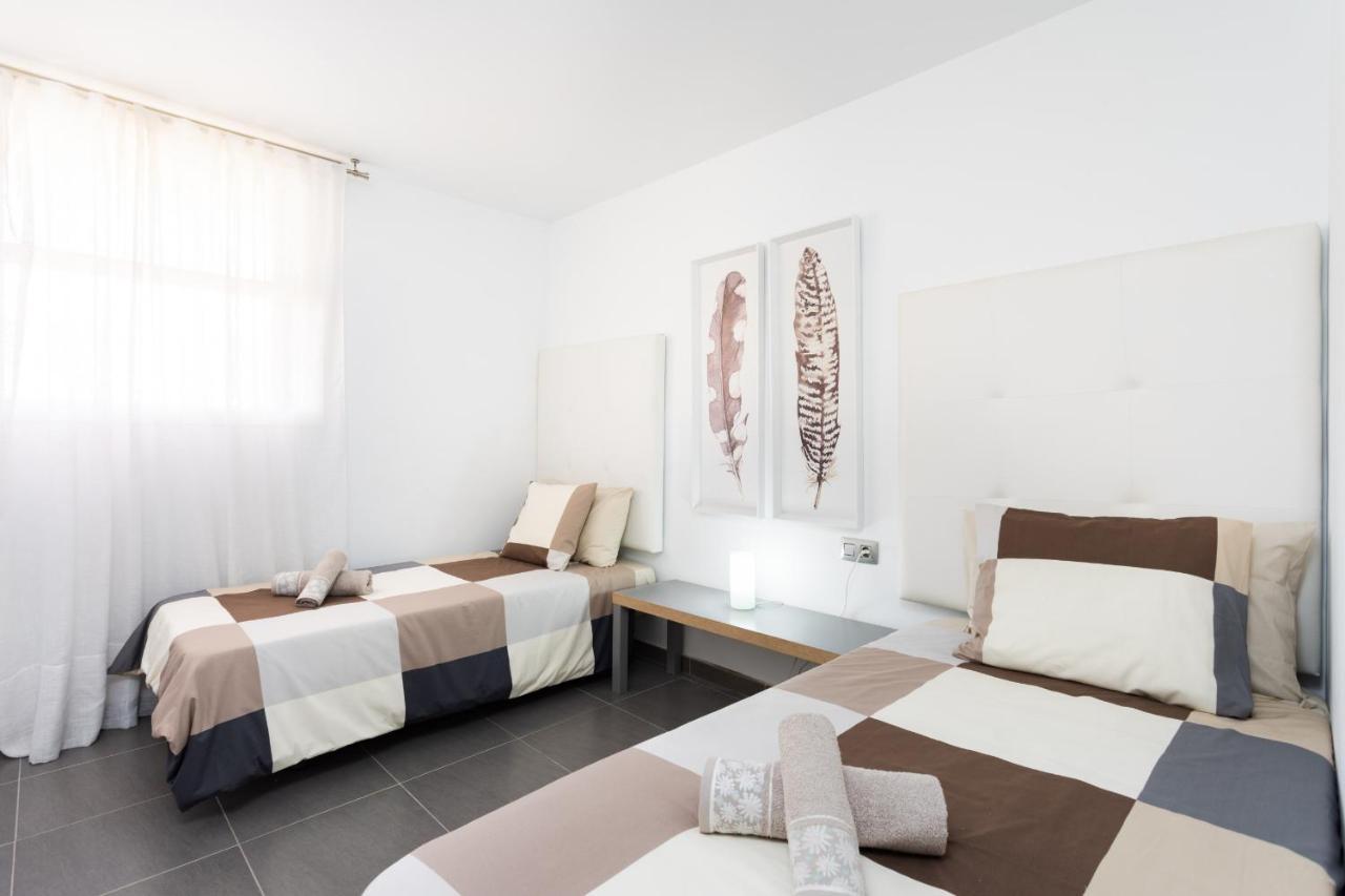Frontline Penthouse With Heated Pool And Parking * Los Cristianos (Tenerife)