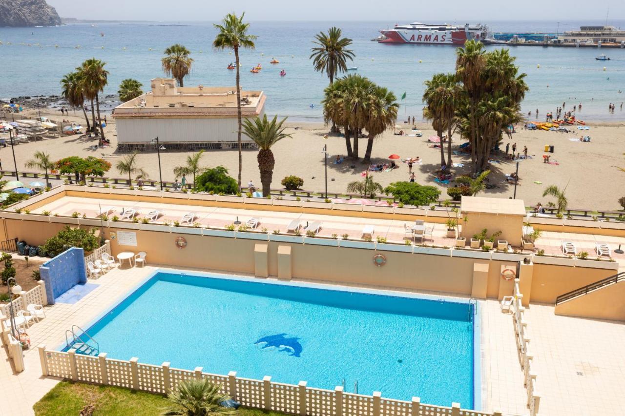 Frontline Penthouse With Heated Pool And Parking