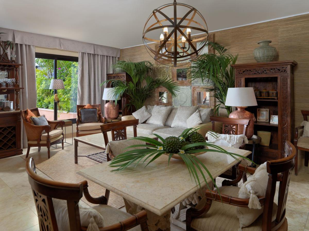 Royal Garden Villas, Luxury