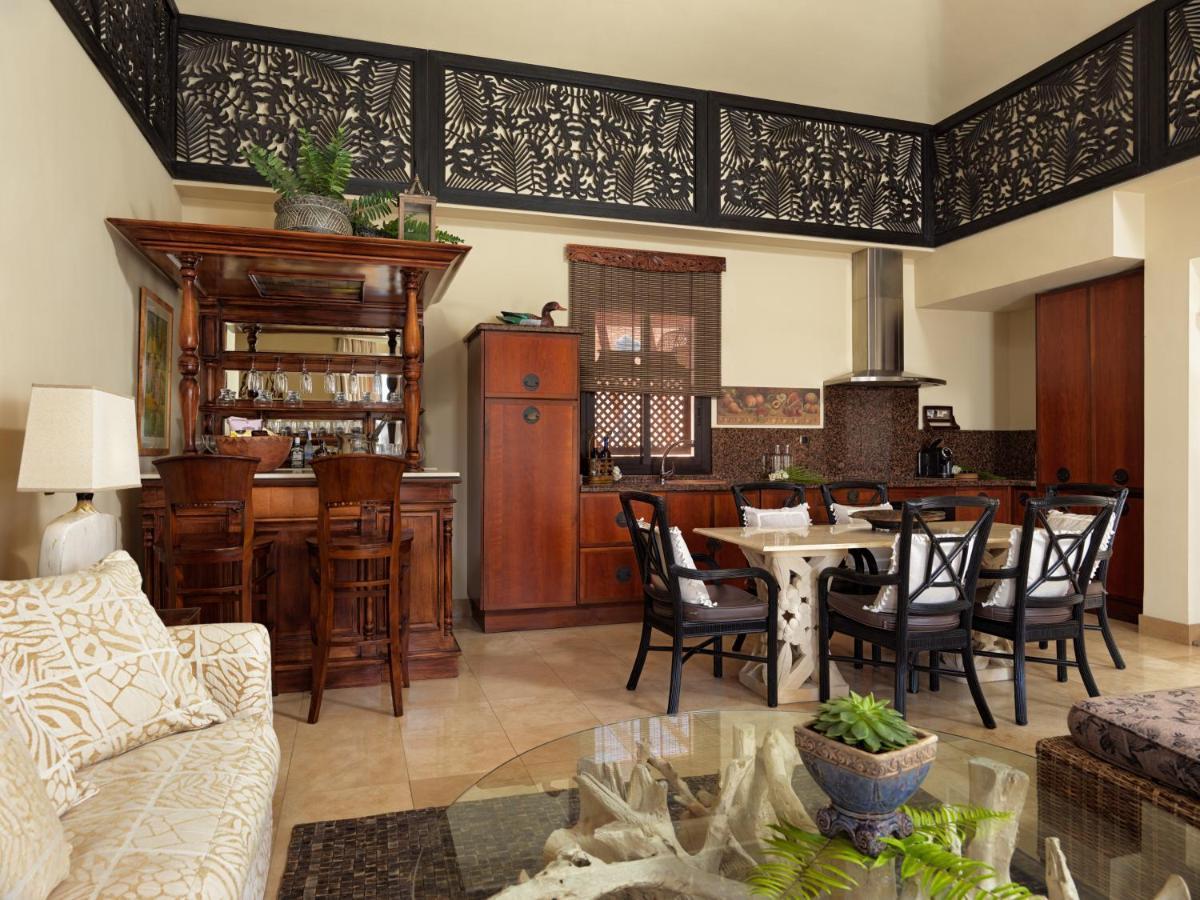 Royal Garden Villas, Luxury Hotel