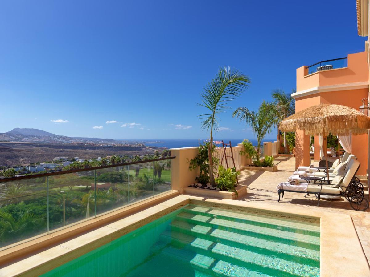 Royal Garden Villas, Luxury