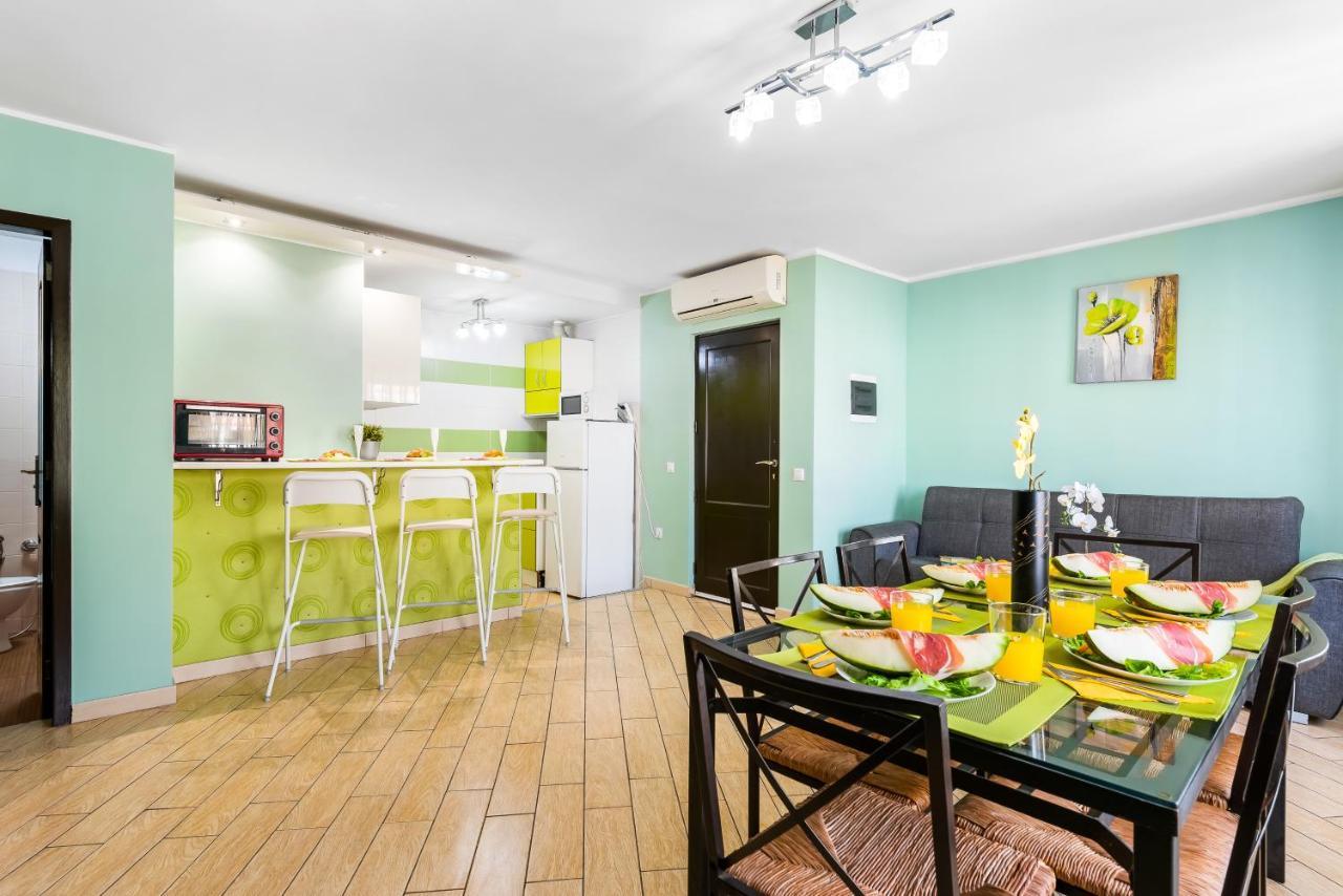556 Shopping Centre Pueblo Canario Appartement *