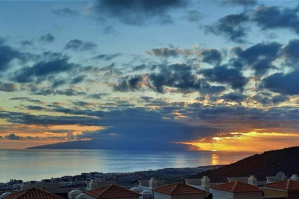 Roque Del Conde Ocean Sunset Vv *