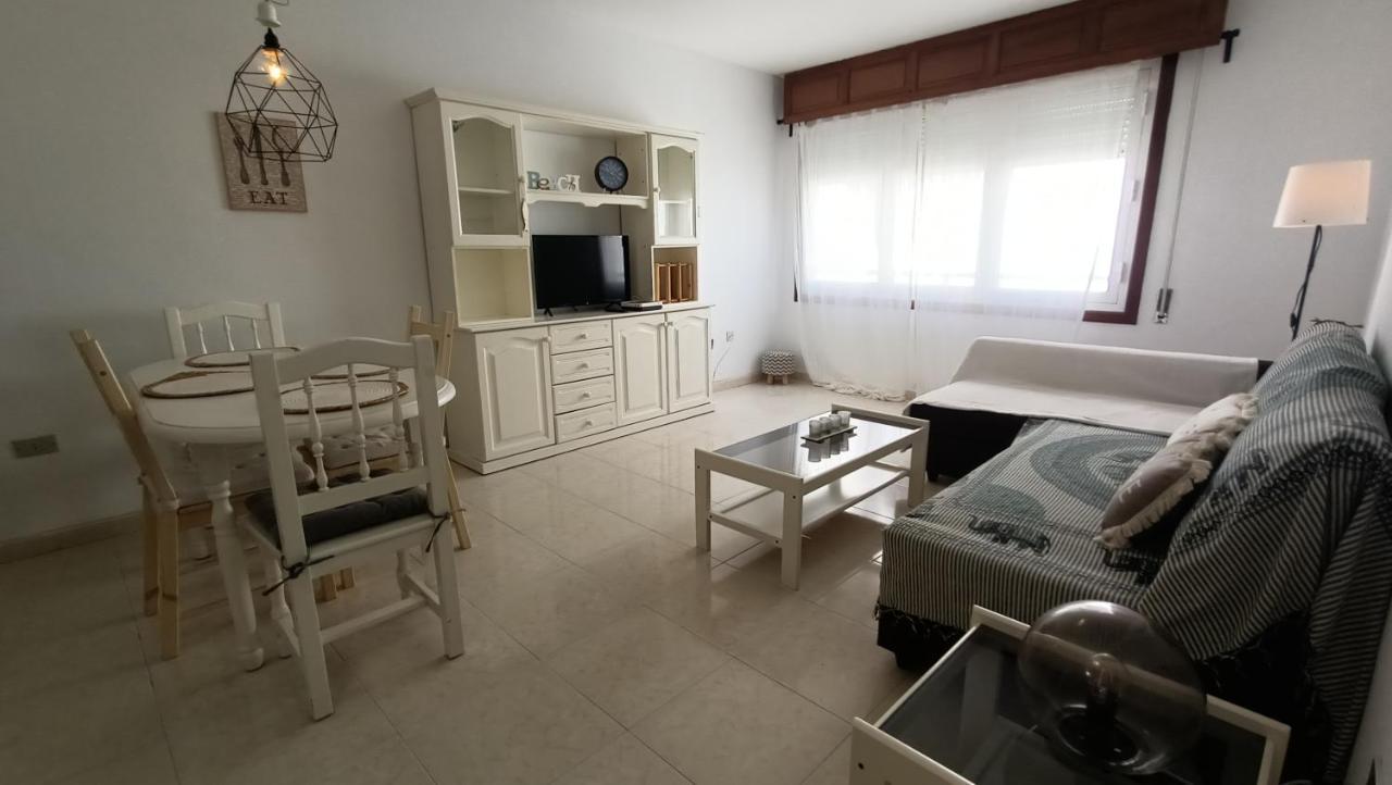 Alquilaencanarias Junto A La Playa El Médano