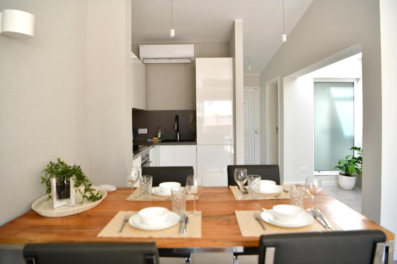 Luxury In Island Village Apartment