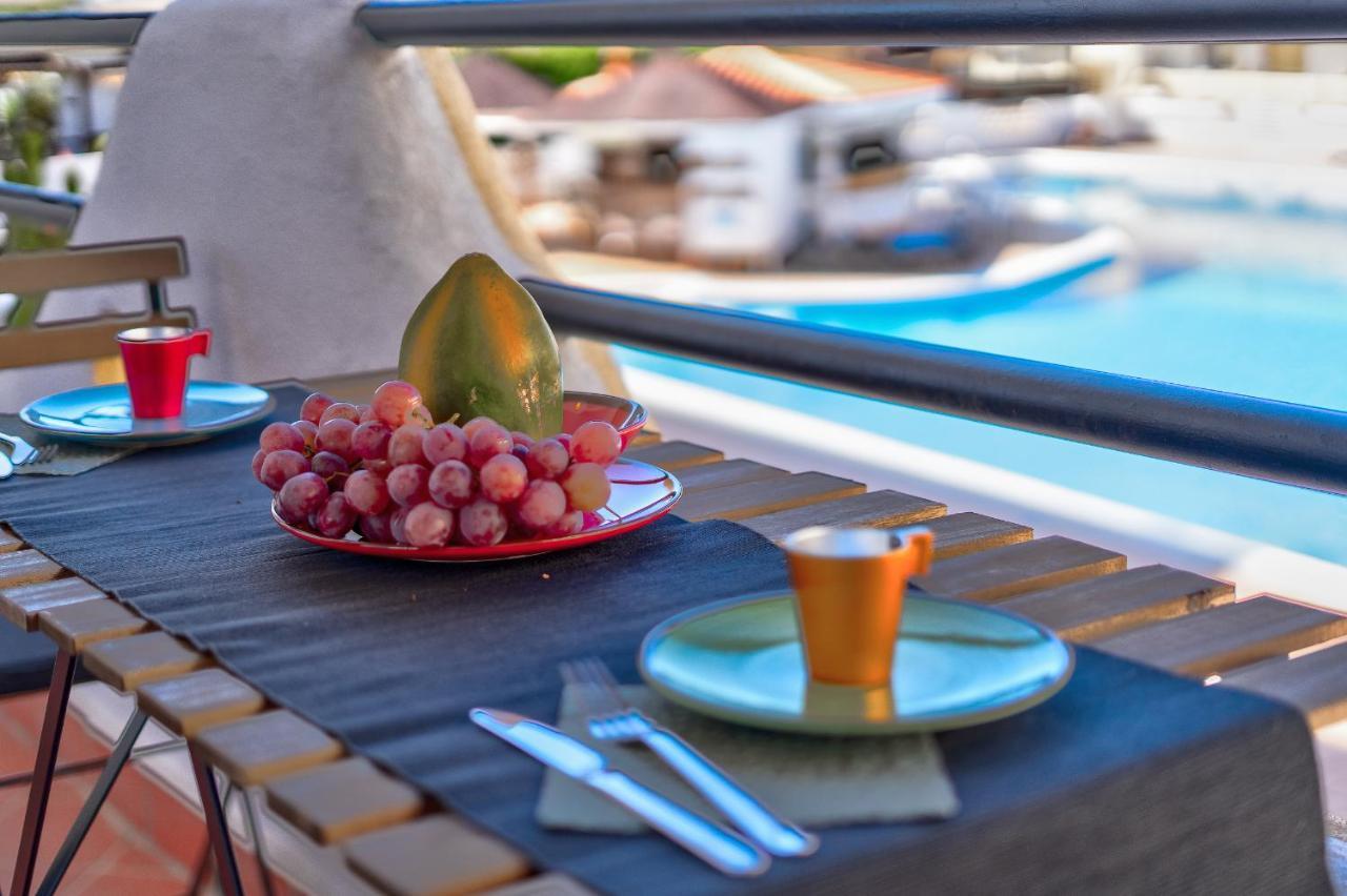 Marina Palace *