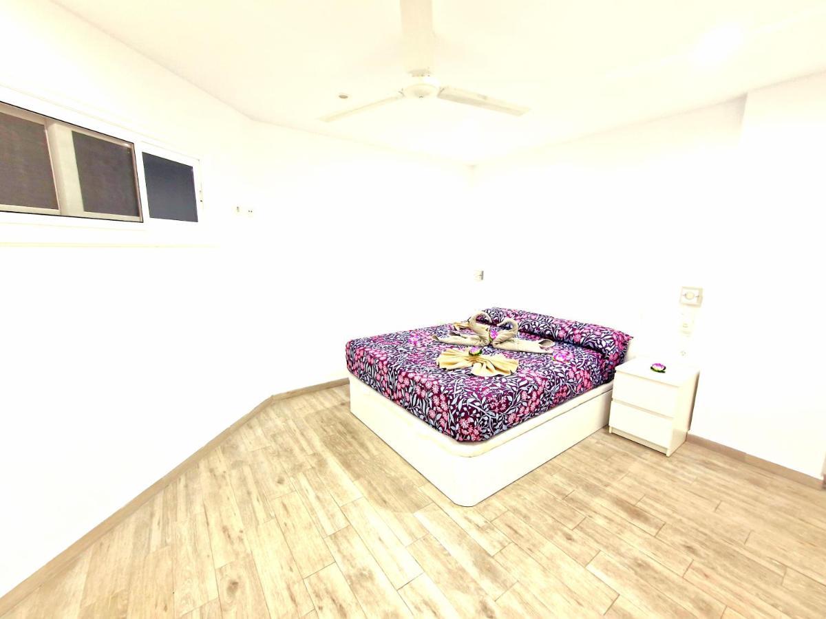 Luxury San Marino & Pool View Holiday home *