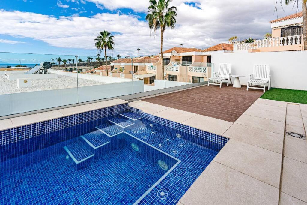 Riviera De 4 Con Piscina. Villa Costa Adeje (Tenerife)