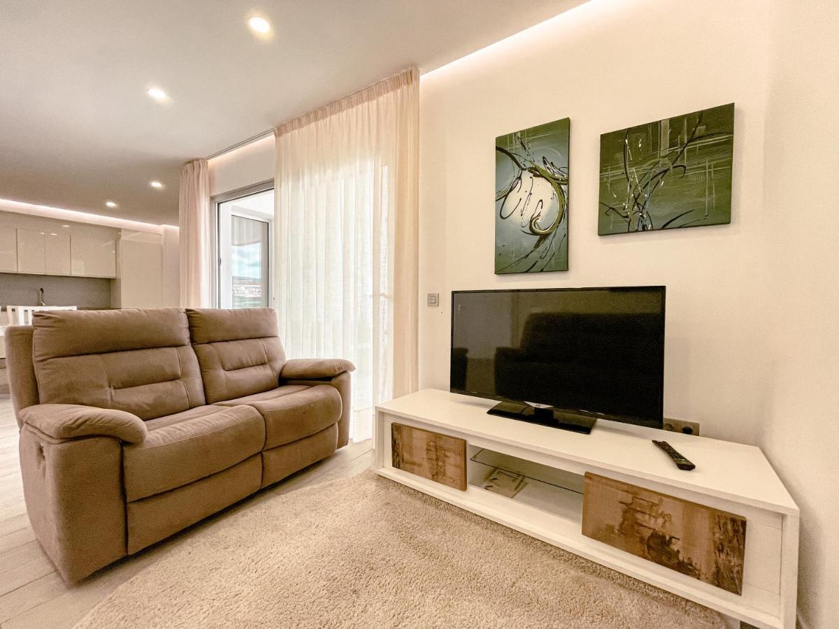 3-bed Flat , Ocean Garden , Heated Pool & Parking, Pp207