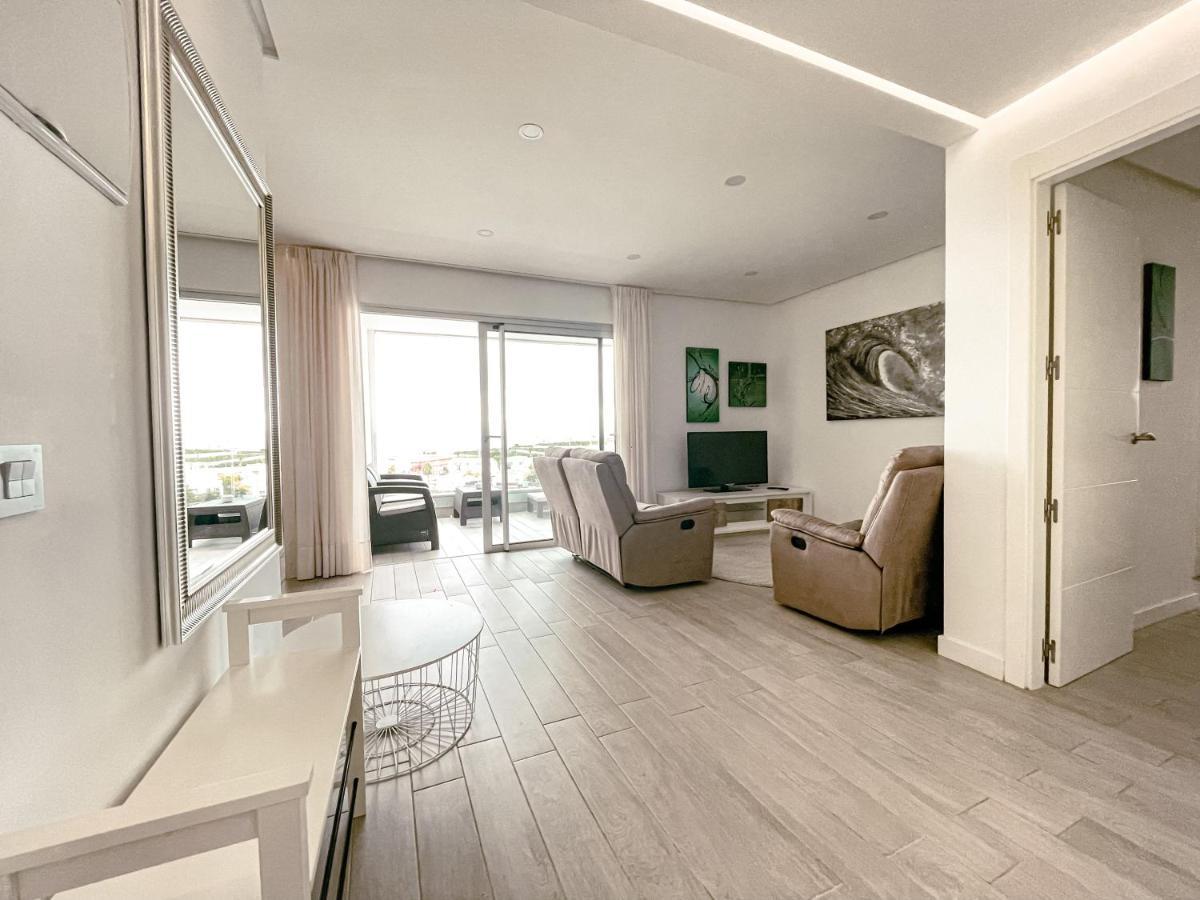 3-bed Flat , Ocean Garden , Heated Pool & Parking, Pp207 Apartment *