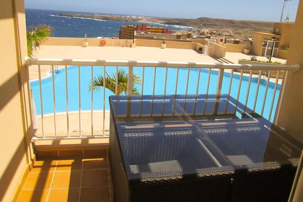 Apartment Beach And Pool View , 4 People, And Free Wifi *