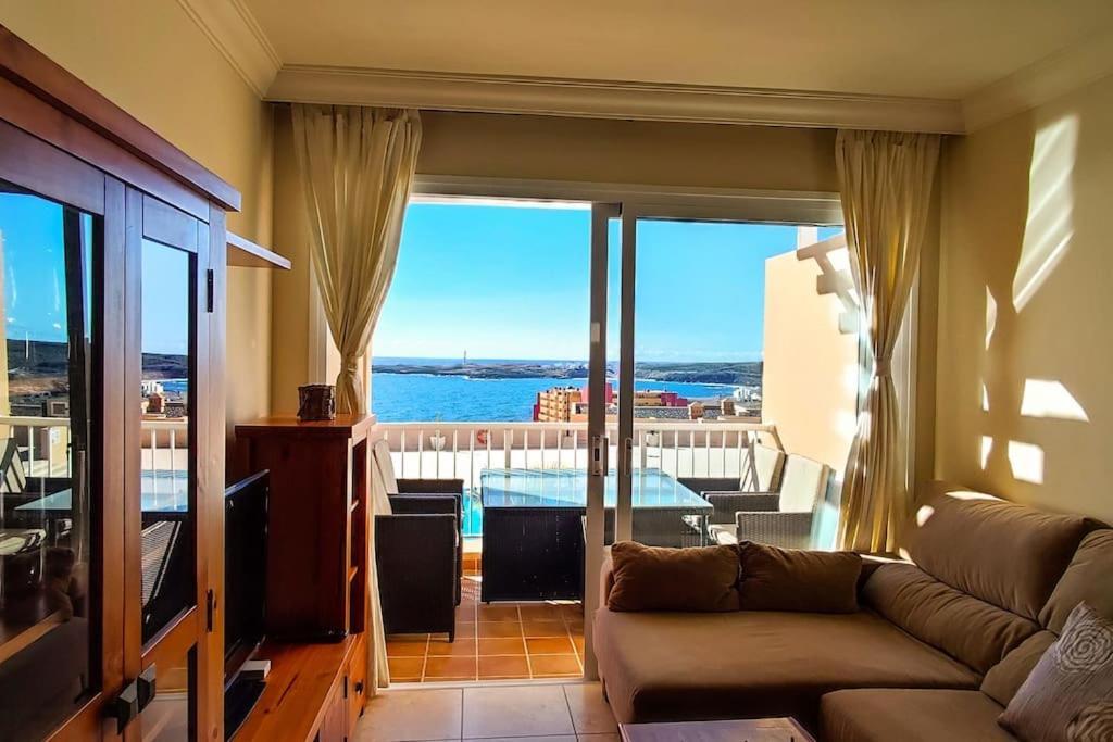 Apartment Beach And Pool View , 4 People, And Free Wifi Poris de Abona