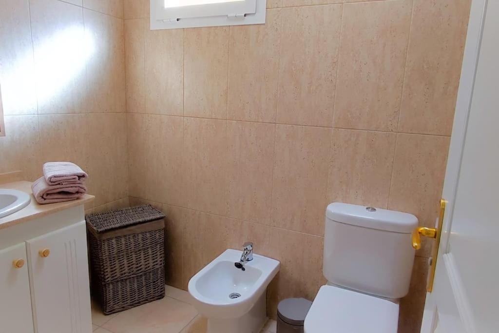 Apartment Beach And Pool View , 4 People, And Free Wifi *