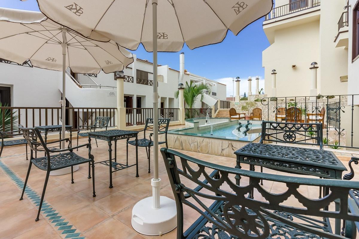 Klayman Olivina Aparthotel
