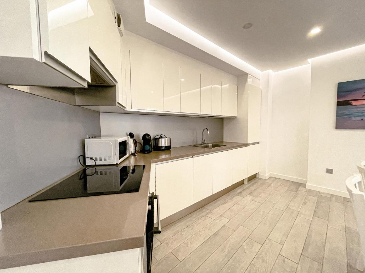 3-bed Flat , Ocean Garden , Heated Pool & Parking, Pp207 Apartment