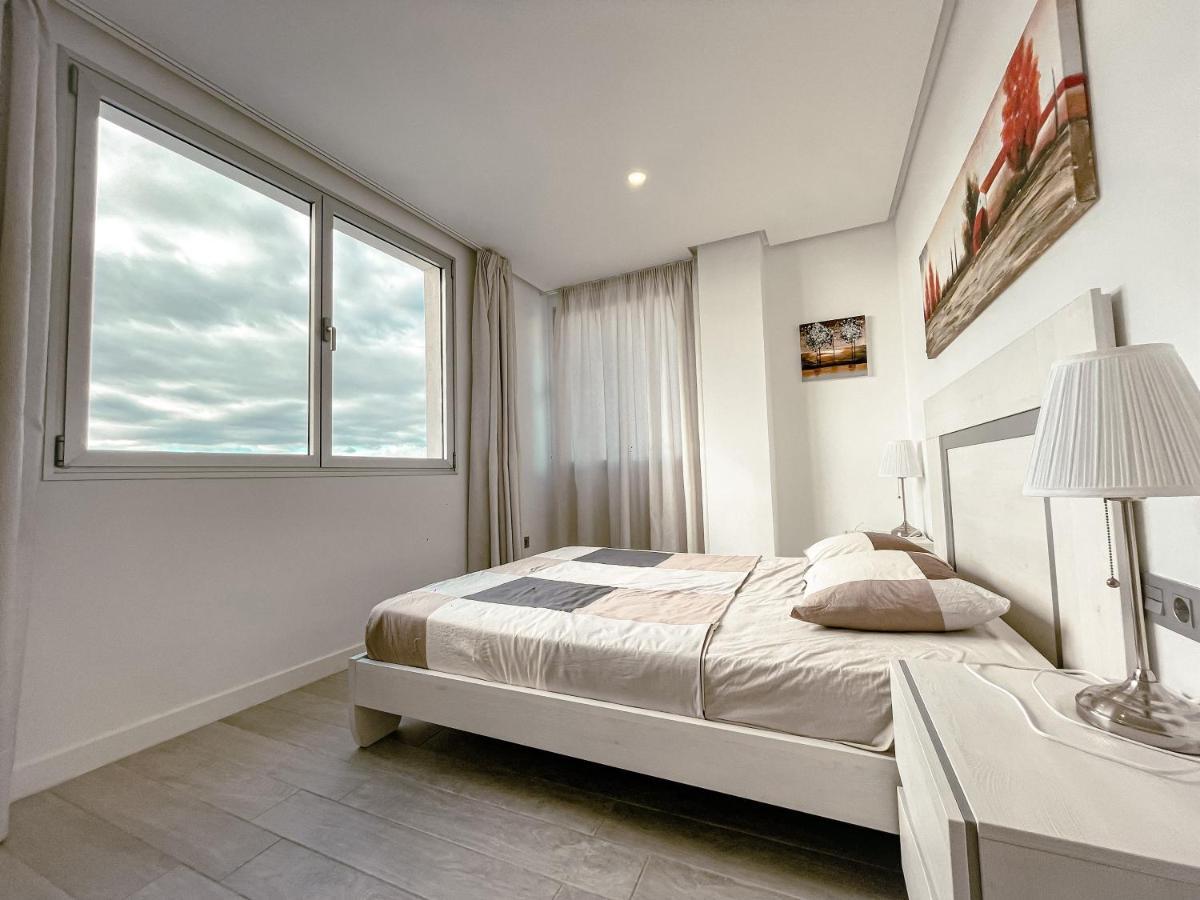 3-bed Flat , Ocean Garden , Heated Pool & Parking, Pp207 Apartment *