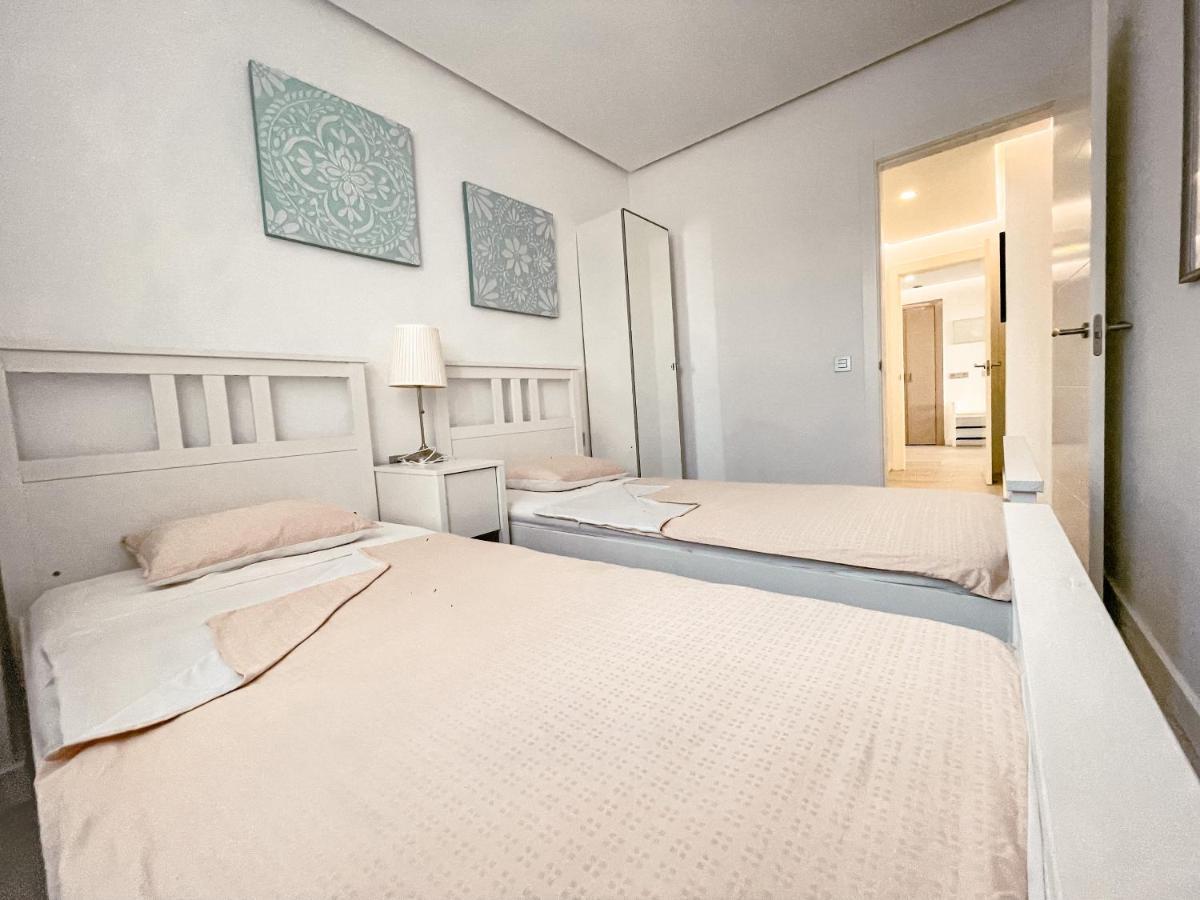 3-bed Flat , Ocean Garden , Heated Pool & Parking, Pp207