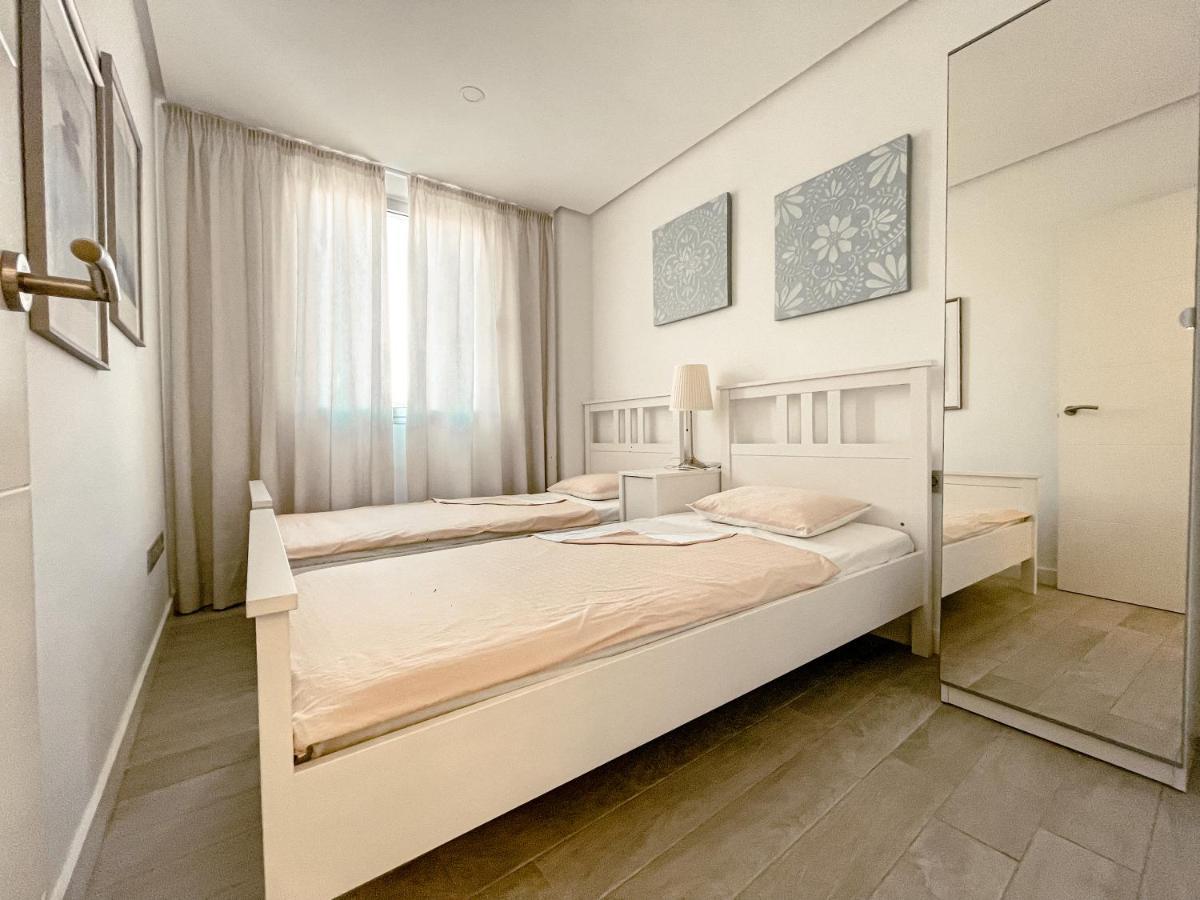 Apartment 3-bed Flat , Ocean Garden , Heated Pool & Parking, Pp207
