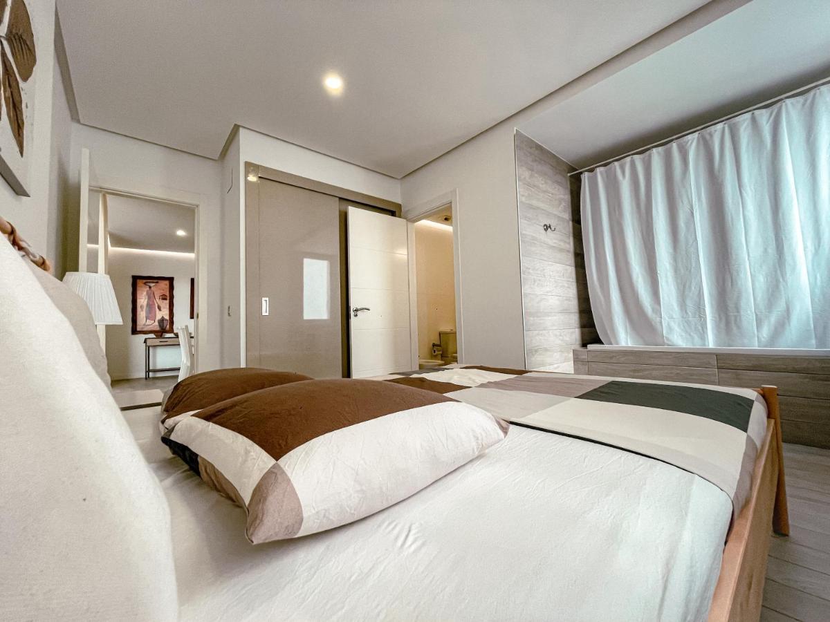 Apartment 3-bed Flat , Ocean Garden , Heated Pool & Parking, Pp207