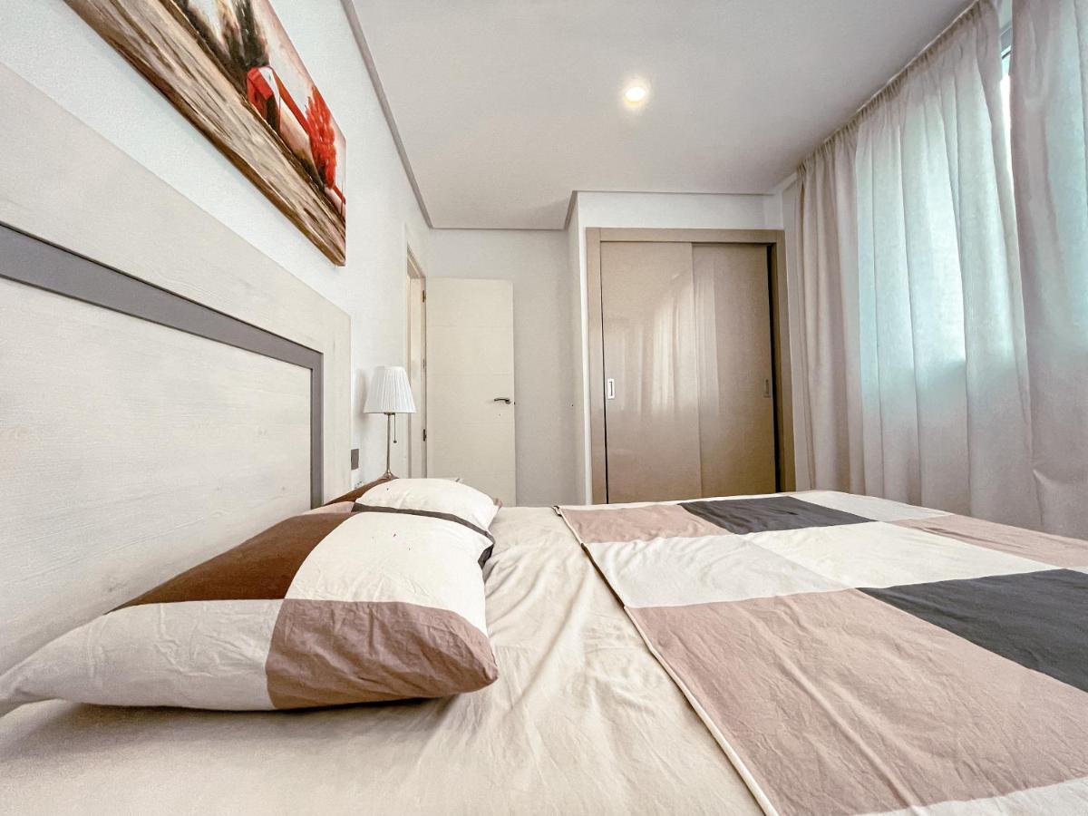 3-bed Flat , Ocean Garden , Heated Pool & Parking, Pp207