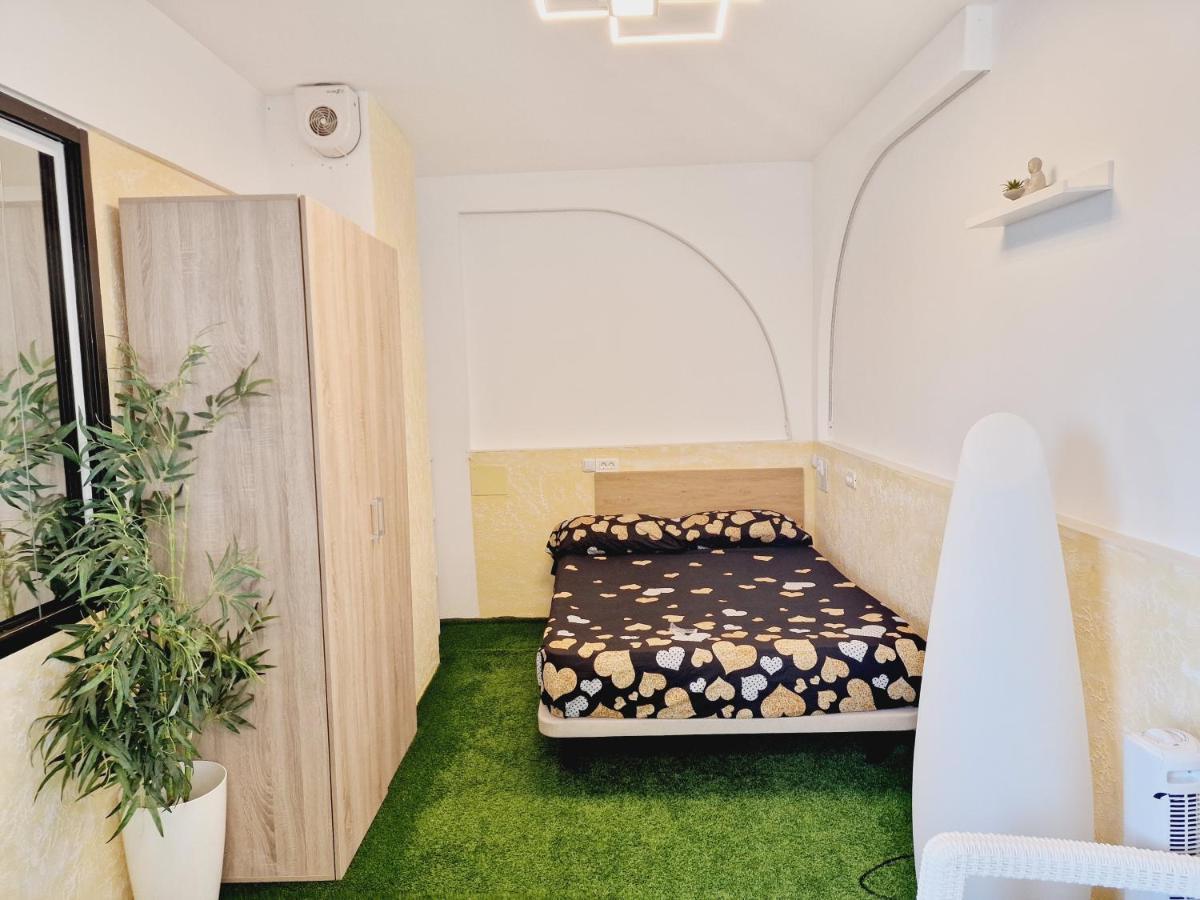 Holiday home First Line Of The Ocean, 3 Bedrooms & Free Wifi Playa de las Americas (Tenerife)