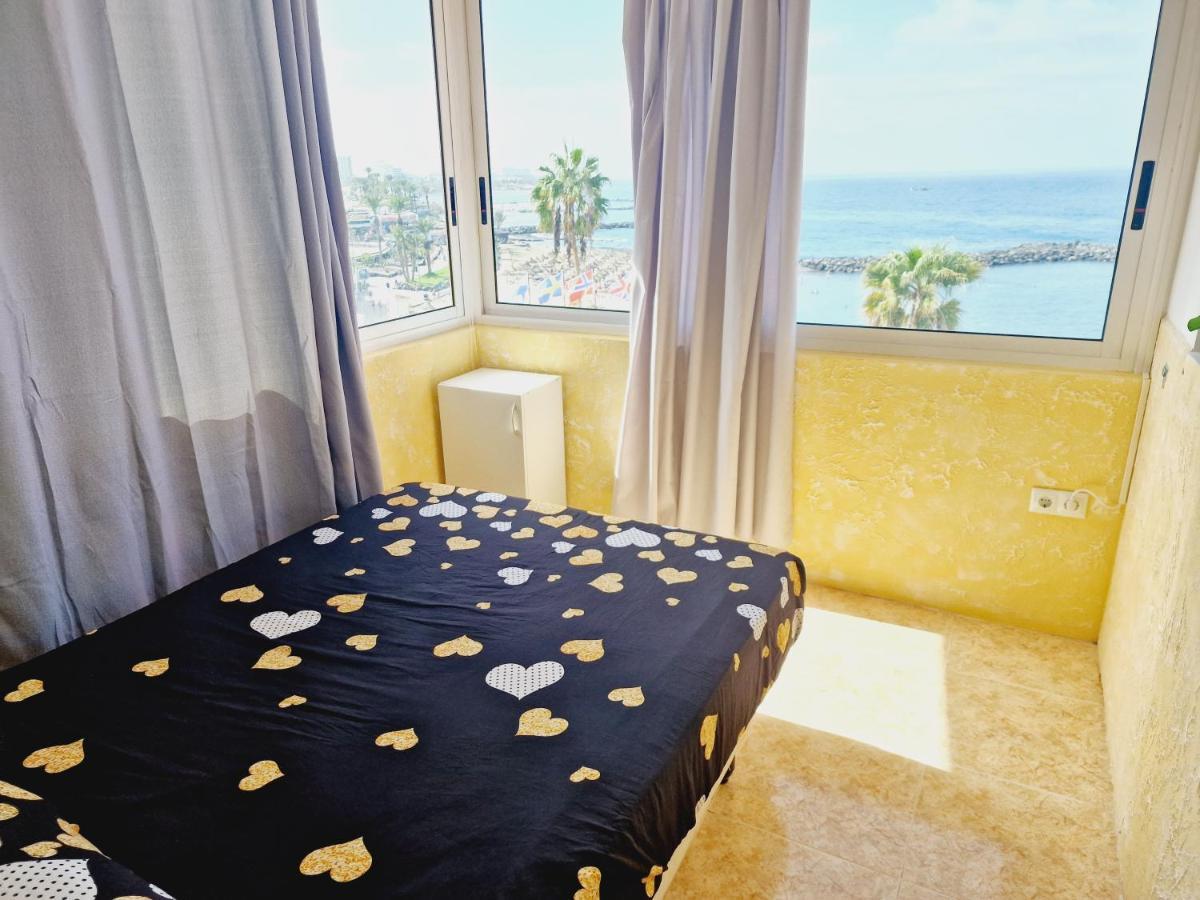 First Line Of The Ocean, 3 Bedrooms & Free Wifi Holiday home Playa de las Americas (Tenerife)