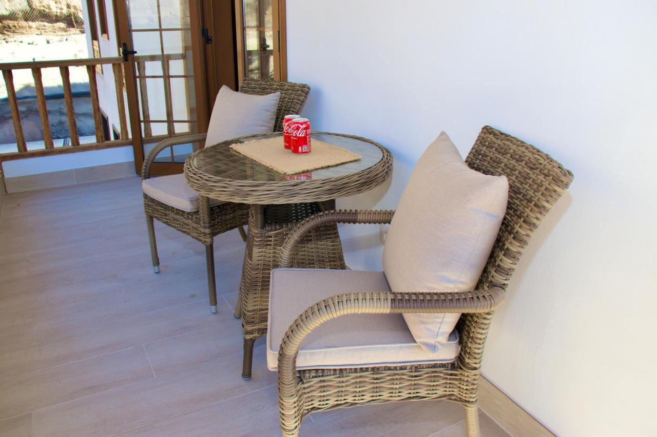 Luxury Beachfront Ocean View Apartment *