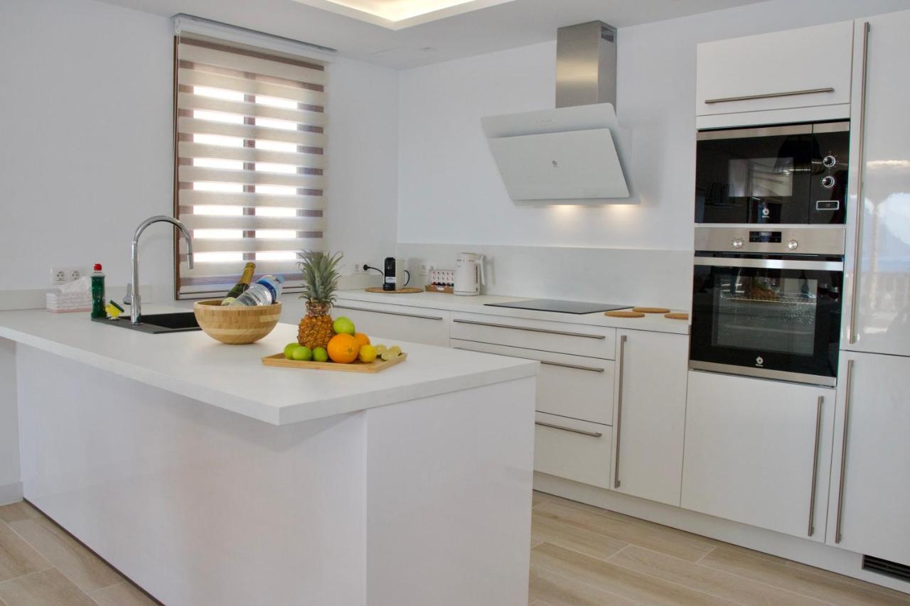 Luxury Beachfront Ocean View Apartment Acantilado de los Gigantes