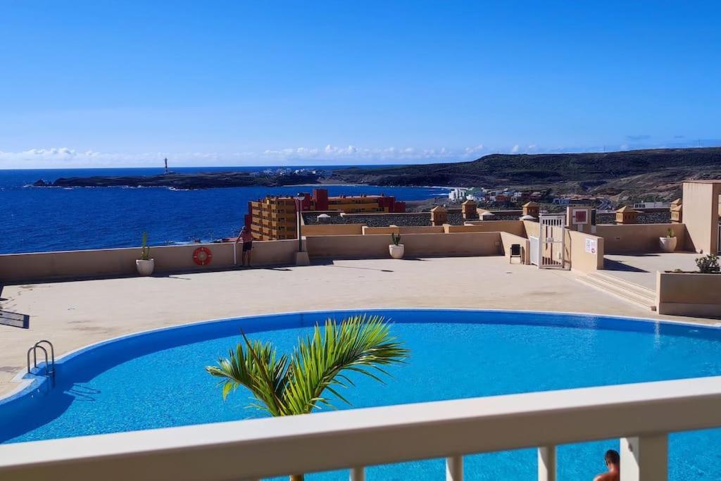 Apartment Beach And Pool View , 4 People, And Free Wifi