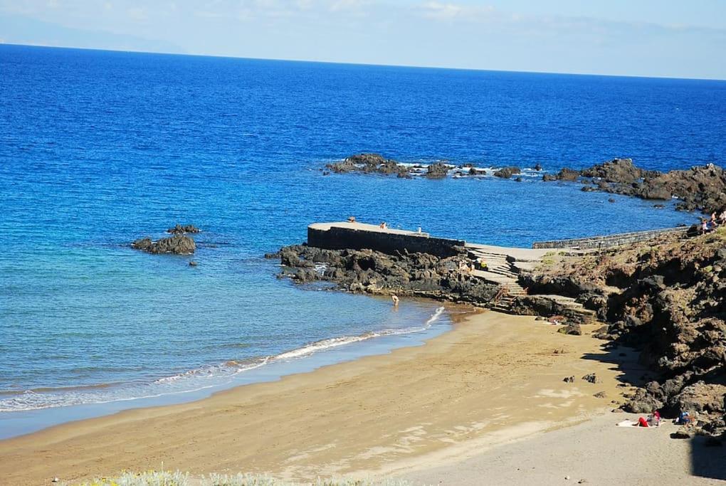 Beach And Pool View , 4 People, And Free Wifi Apartment