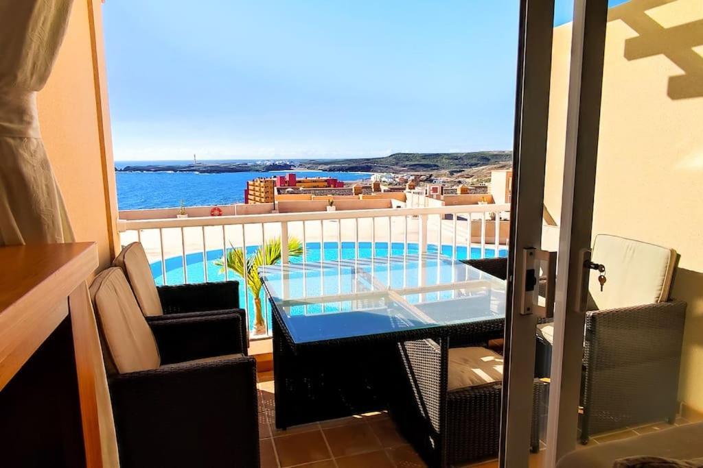 Beach And Pool View , 4 People, And Free Wifi