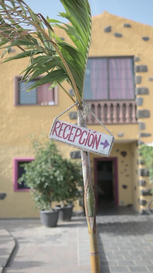 Hostel Amigos Nest *
