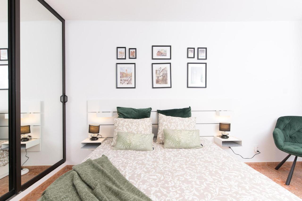 Sea View, Newly Renovated, 2 Bedrooms In Apartment *